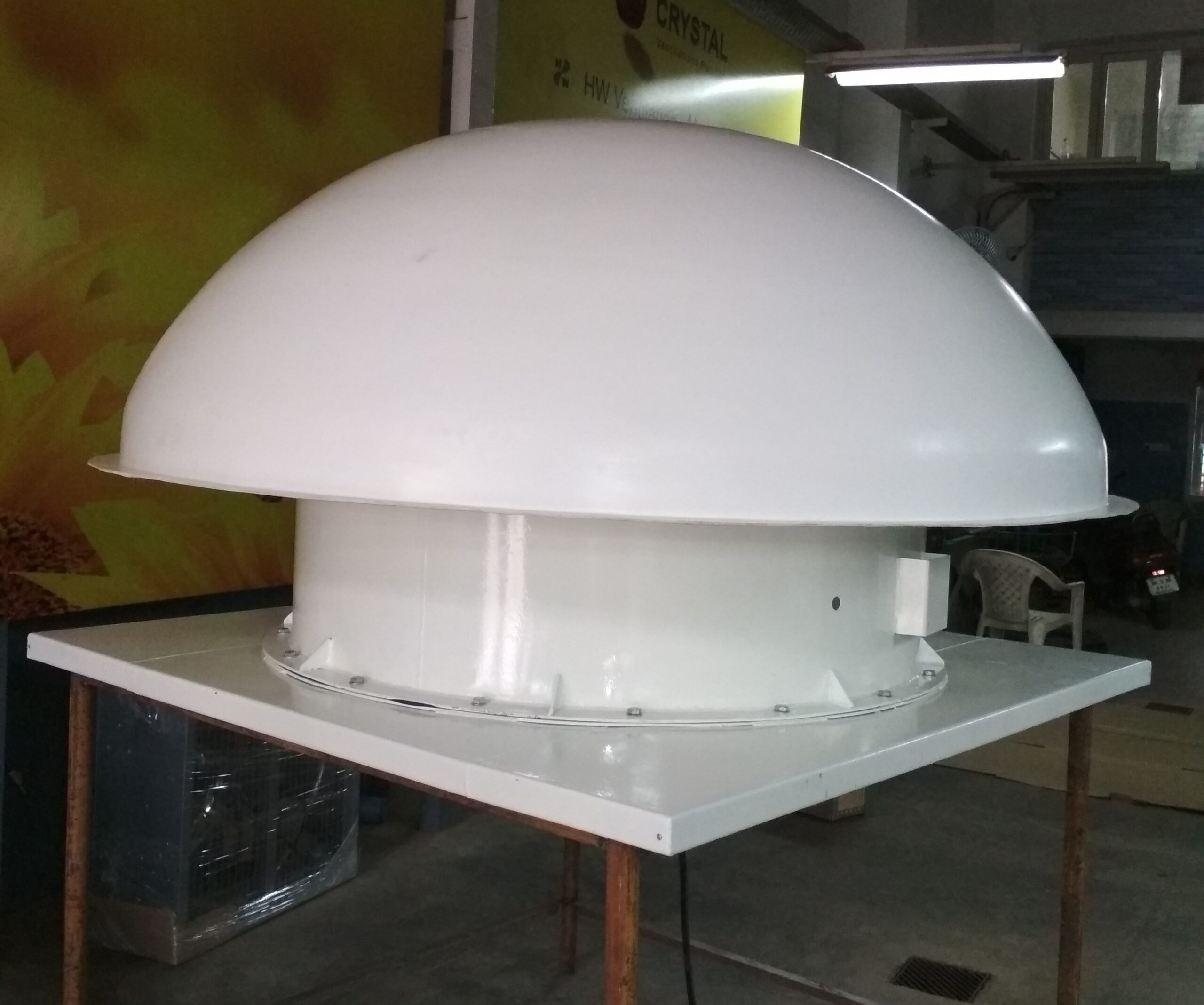 Motorized roof extractor axial fan